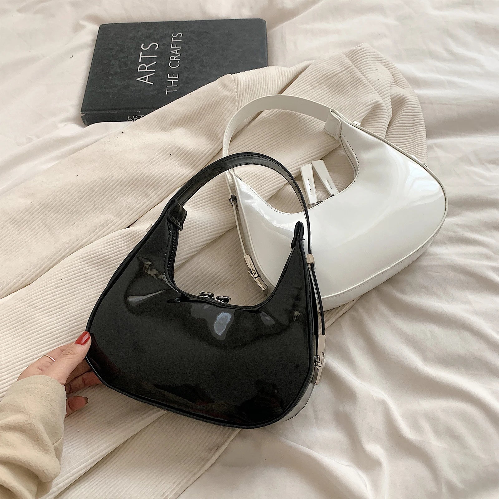 BELLA | VINTAGE PUSMĒNESS TOTE BAG