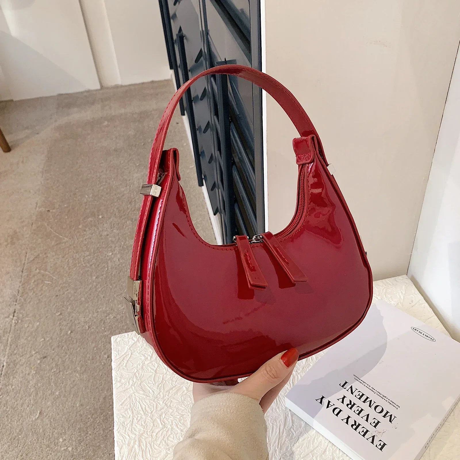 BELLA | VINTAGE PUSMĒNESS TOTE BAG